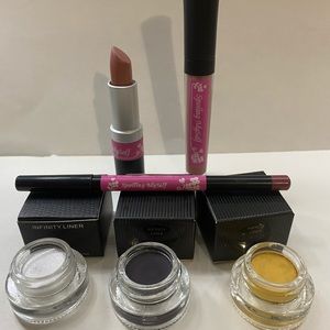 Lip an eye set